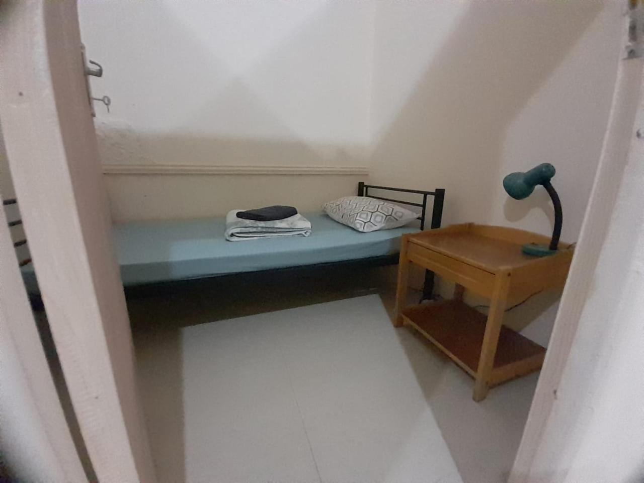 Backpacker'S Bed - No Parking Space 阿布扎比 外观 照片