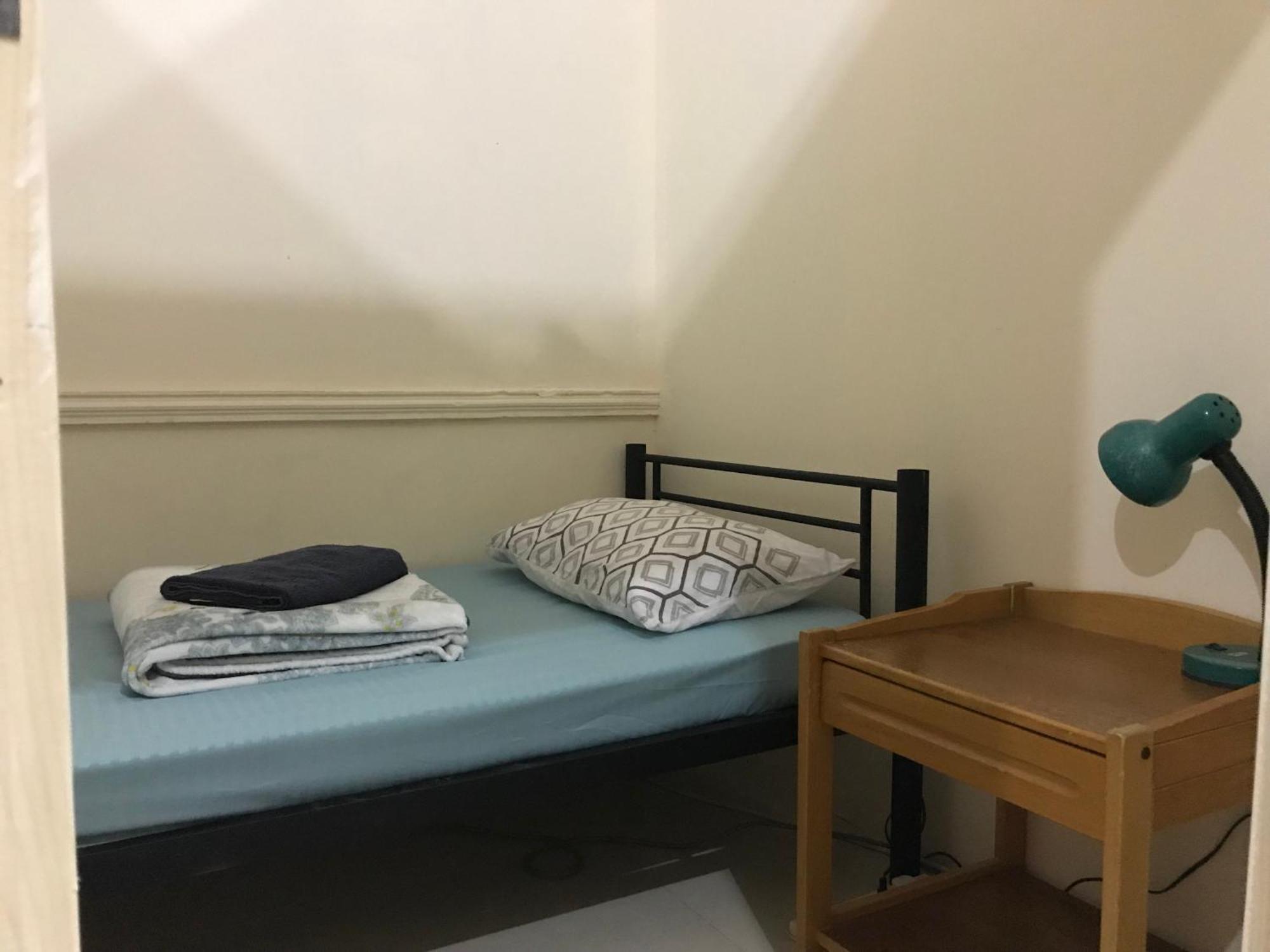 Backpacker'S Bed - No Parking Space 阿布扎比 外观 照片